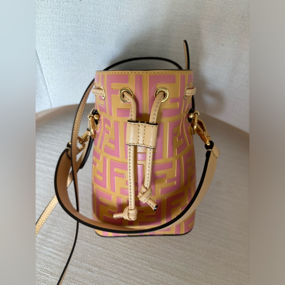 Fendi bag - Picture 2 of 5